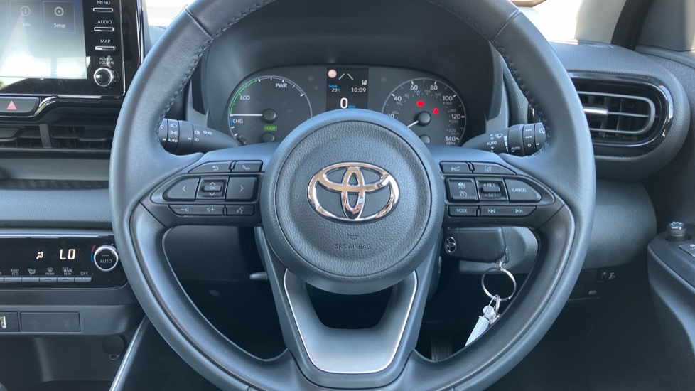 Toyota Yaris 1.5 Hybrid Icon 5dr CVT Hybrid Hatchback - Image 10