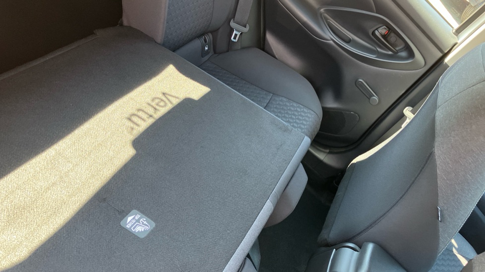 Toyota Yaris 1.5 Hybrid Icon 5dr CVT Hybrid Hatchback - Image 18