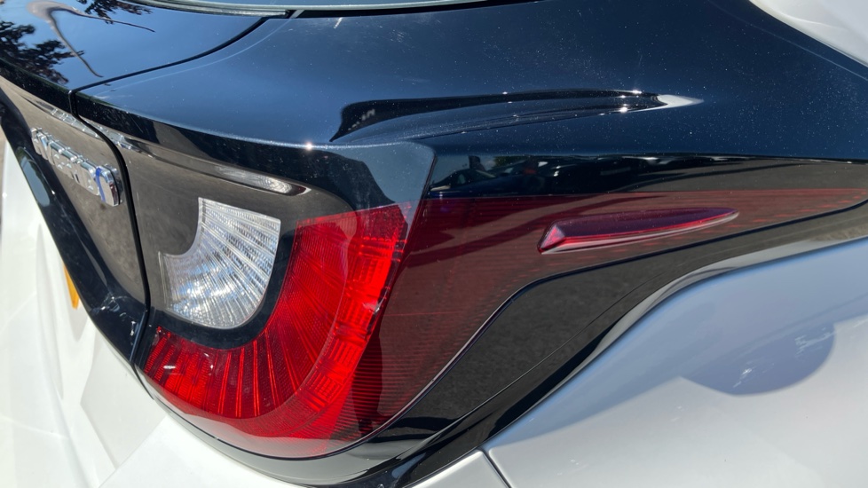 Toyota Yaris 1.5 Hybrid Icon 5dr CVT Hybrid Hatchback - Image 21
