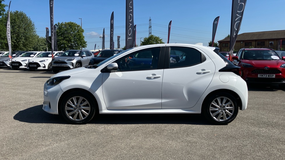 Toyota Yaris 1.5 Hybrid Icon 5dr CVT Hybrid Hatchback - Image 24