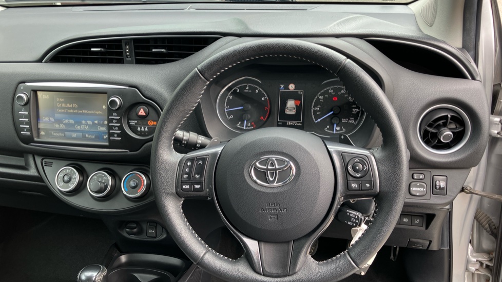 Toyota Yaris 1.5 VVT-i Y20 5dr CVT [Bi-tone] Petrol Hatchback - Image 7