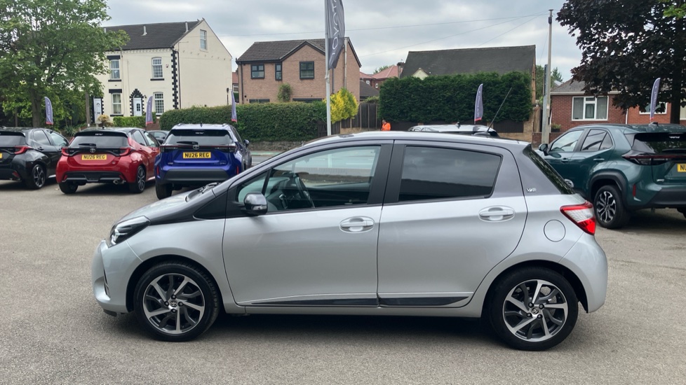 Toyota Yaris 1.5 VVT-i Y20 5dr CVT [Bi-tone] Petrol Hatchback - Image 24