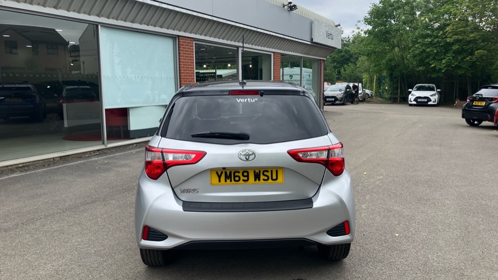Toyota Yaris 1.5 VVT-i Y20 5dr CVT [Bi-tone] Petrol Hatchback - Image 26