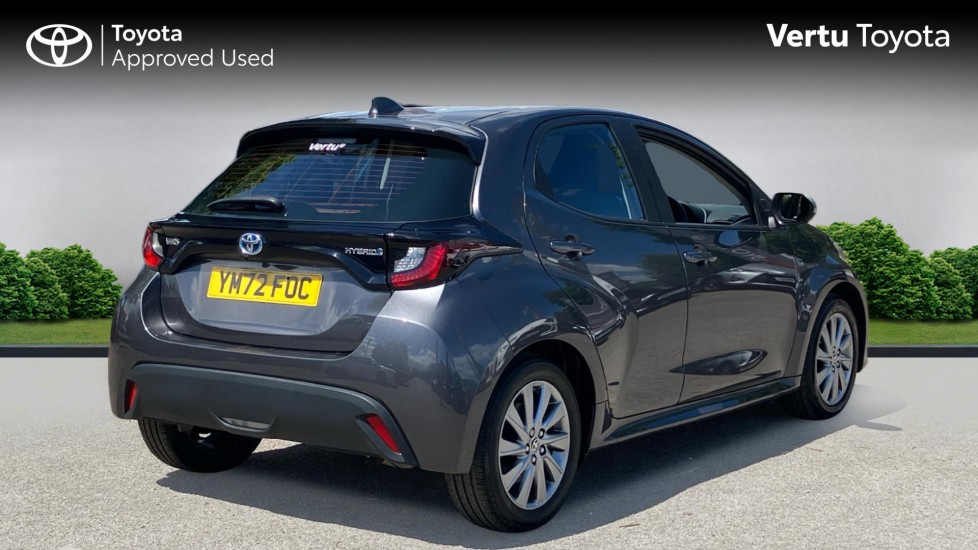 Toyota Yaris 1.5 Hybrid Icon 5dr CVT Hybrid Hatchback - Image 2