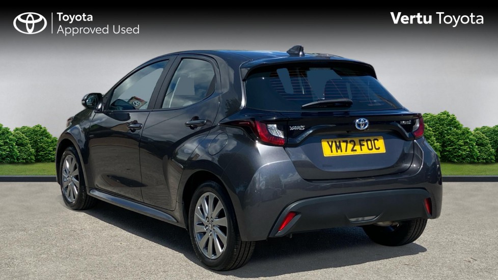 Toyota Yaris 1.5 Hybrid Icon 5dr CVT Hybrid Hatchback - Image 4