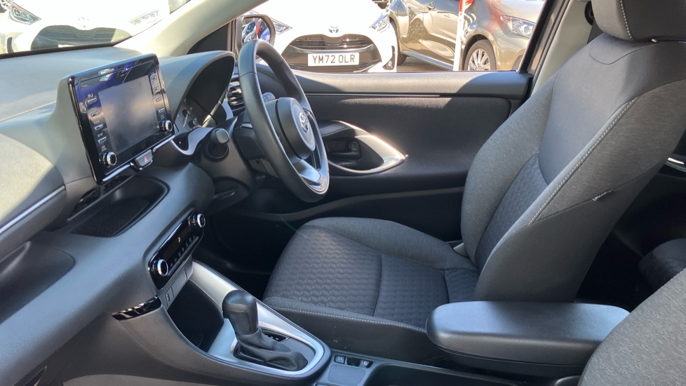 Toyota Yaris 1.5 Hybrid Icon 5dr CVT Hybrid Hatchback - Image 5