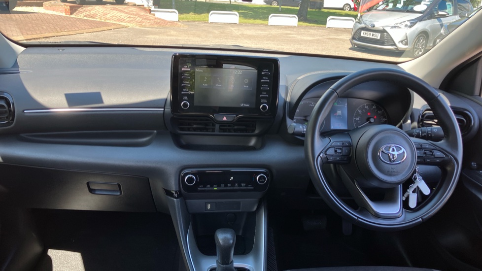 Toyota Yaris 1.5 Hybrid Icon 5dr CVT Hybrid Hatchback - Image 6