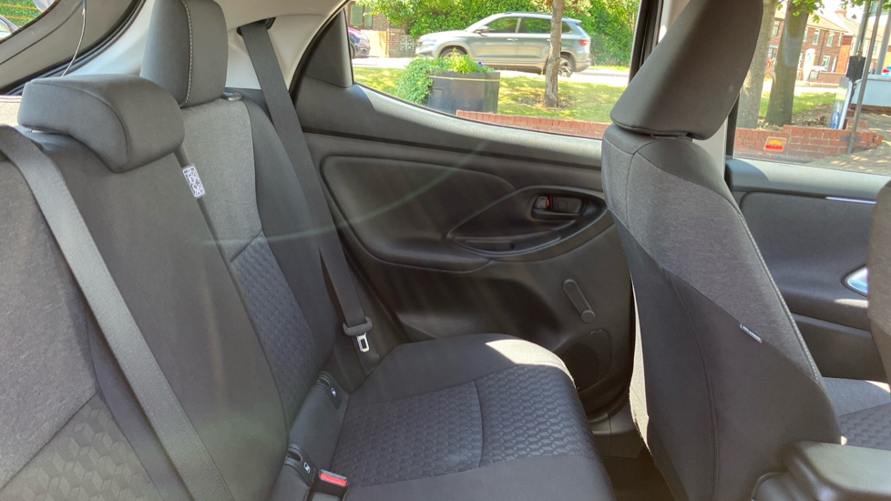 Toyota Yaris 1.5 Hybrid Icon 5dr CVT Hybrid Hatchback - Image 8