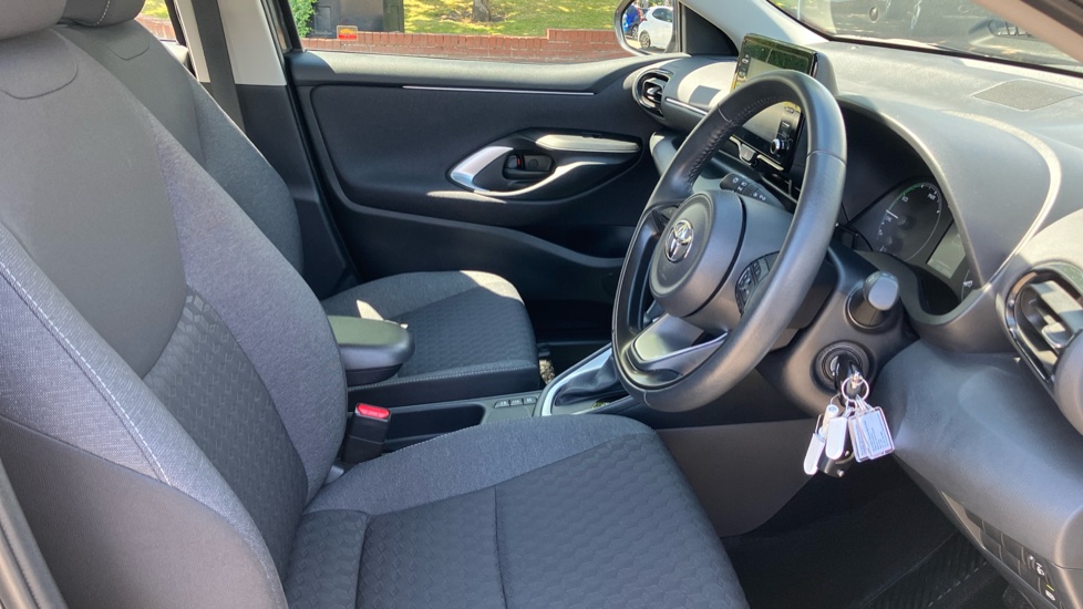 Toyota Yaris 1.5 Hybrid Icon 5dr CVT Hybrid Hatchback - Image 12