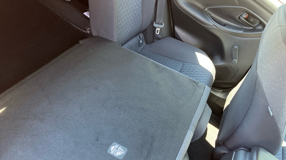 Toyota Yaris 1.5 Hybrid Icon 5dr CVT Hybrid Hatchback - Image 18