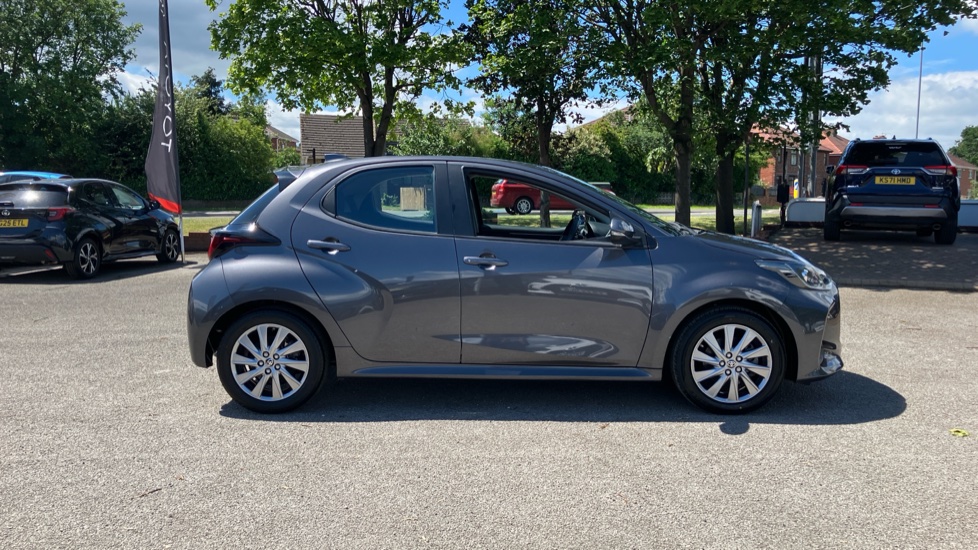 Toyota Yaris 1.5 Hybrid Icon 5dr CVT Hybrid Hatchback - Image 23