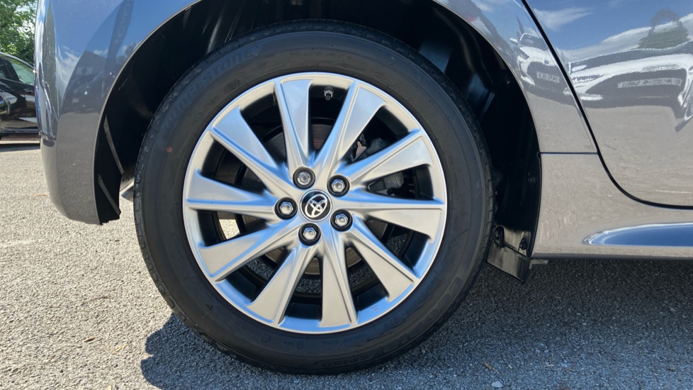 Toyota Yaris 1.5 Hybrid Icon 5dr CVT Hybrid Hatchback - Image 25