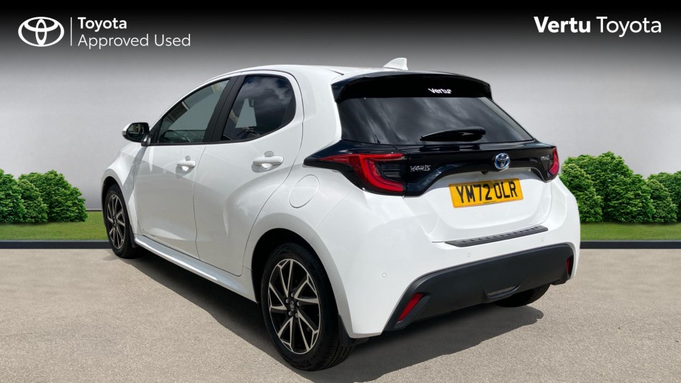 Toyota Yaris 1.5 Hybrid Design 5dr CVT Hybrid Hatchback - Image 4