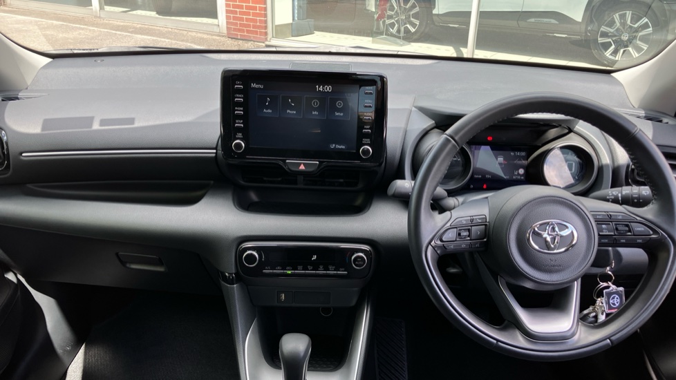 Toyota Yaris 1.5 Hybrid Design 5dr CVT Hybrid Hatchback - Image 6