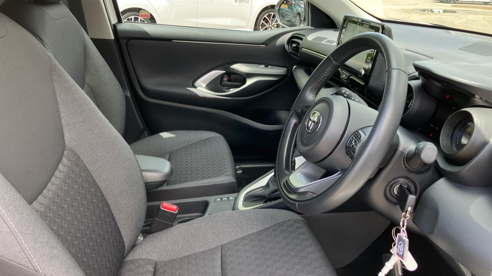 Toyota Yaris 1.5 Hybrid Design 5dr CVT Hybrid Hatchback - Image 12