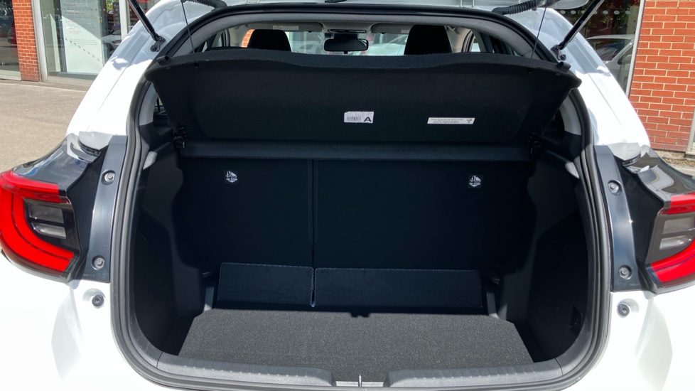Toyota Yaris 1.5 Hybrid Design 5dr CVT Hybrid Hatchback - Image 13