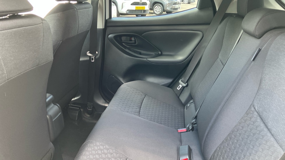 Toyota Yaris 1.5 Hybrid Design 5dr CVT Hybrid Hatchback - Image 15