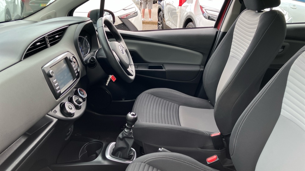 Toyota Yaris 1.5 VVT-i Icon 5dr Petrol Hatchback - Image 5