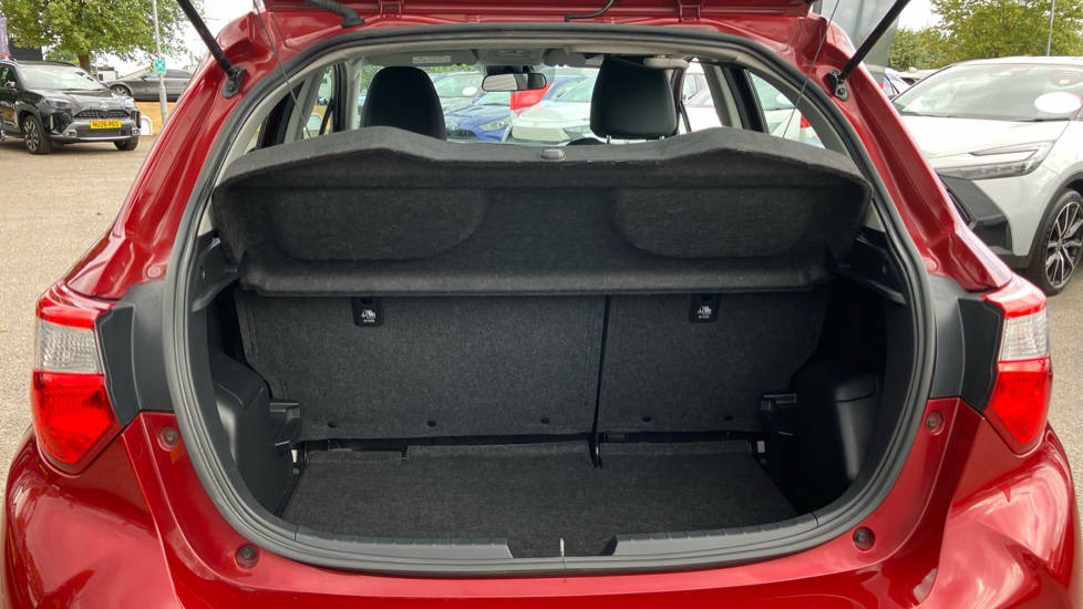 Toyota Yaris 1.5 VVT-i Icon 5dr Petrol Hatchback - Image 13