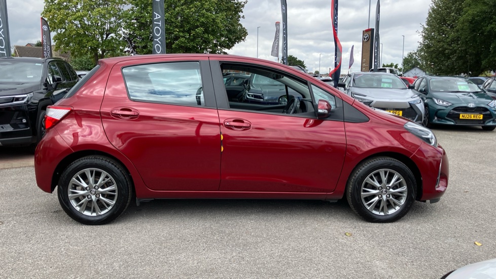 Toyota Yaris 1.5 VVT-i Icon 5dr Petrol Hatchback - Image 23