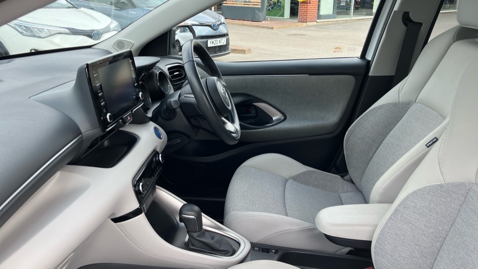 Toyota Yaris 1.5 Hybrid Excel 5dr CVT Hybrid Hatchback - Image 5