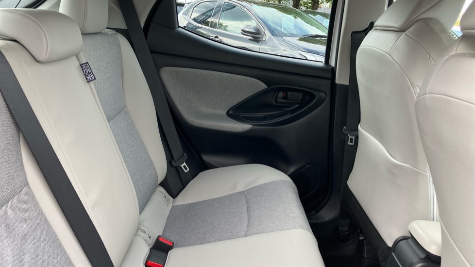 Toyota Yaris 1.5 Hybrid Excel 5dr CVT Hybrid Hatchback - Image 8