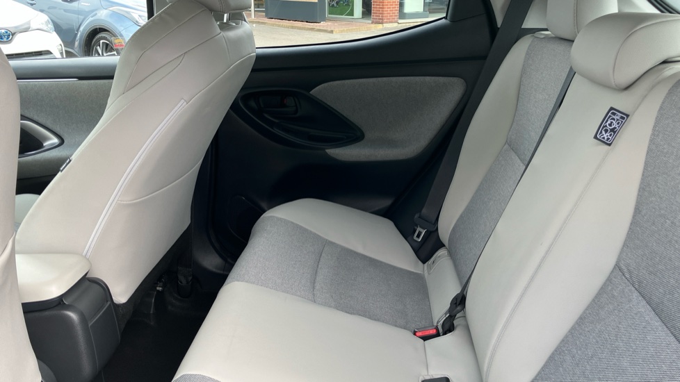 Toyota Yaris 1.5 Hybrid Excel 5dr CVT Hybrid Hatchback - Image 15