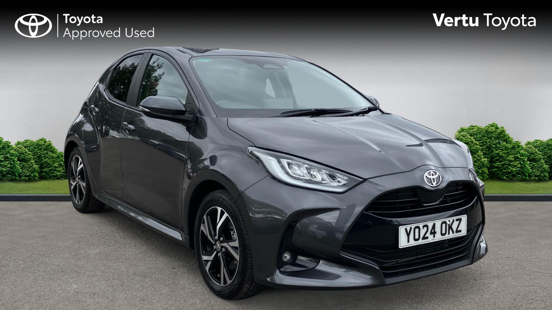 Toyota Yaris listing photo