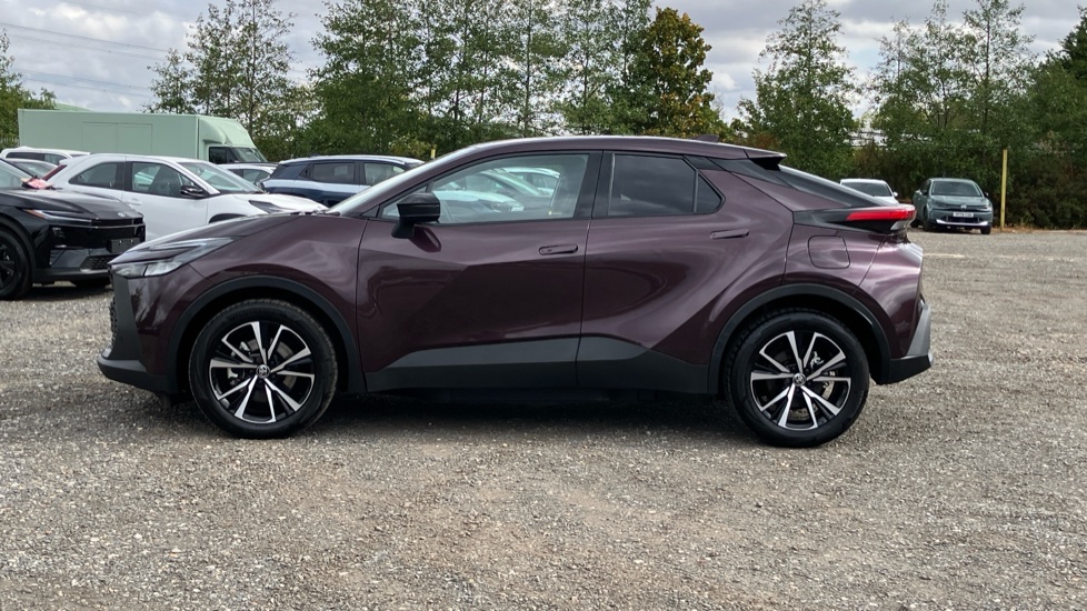 Toyota C-HR 2.0 PHEV Design 5dr CVT Hatchback - Image 24