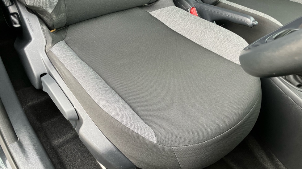 Toyota Aygo X 1.0 VVT-i Pure 5dr Petrol Hatchback - Image 17