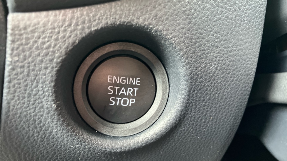 Toyota Aygo X 1.0 VVT-i Exclusive 5dr Petrol Hatchback - Image 16