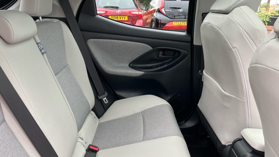 Toyota Yaris 1.5 Hybrid Excel 5dr CVT Hybrid Hatchback - Image 8