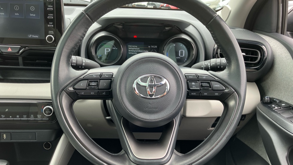 Toyota Yaris 1.5 Hybrid Excel 5dr CVT Hybrid Hatchback - Image 10