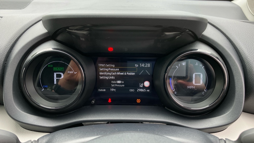 Toyota Yaris 1.5 Hybrid Excel 5dr CVT Hybrid Hatchback - Image 11