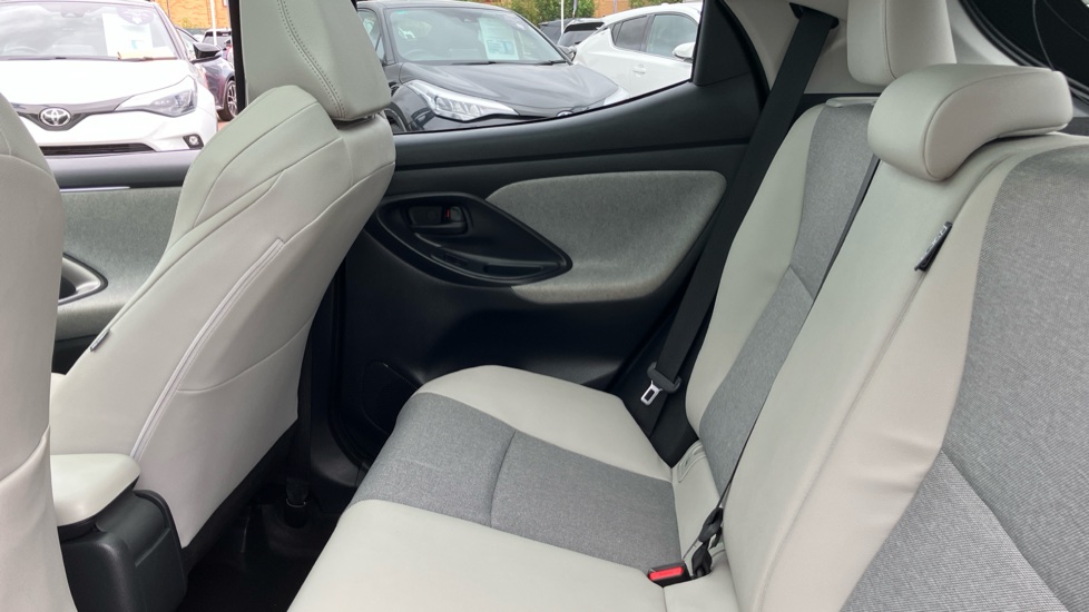 Toyota Yaris 1.5 Hybrid Excel 5dr CVT Hybrid Hatchback - Image 15