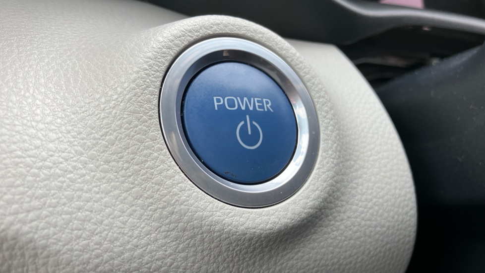 Toyota Yaris 1.5 Hybrid Excel 5dr CVT Hybrid Hatchback - Image 16