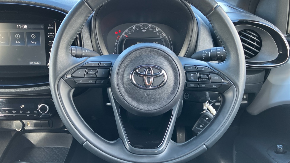 Toyota Aygo X 1.0 VVT-i Edge 5dr Petrol Hatchback - Image 10