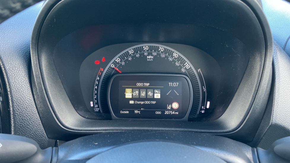 Toyota Aygo X 1.0 VVT-i Edge 5dr Petrol Hatchback - Image 11