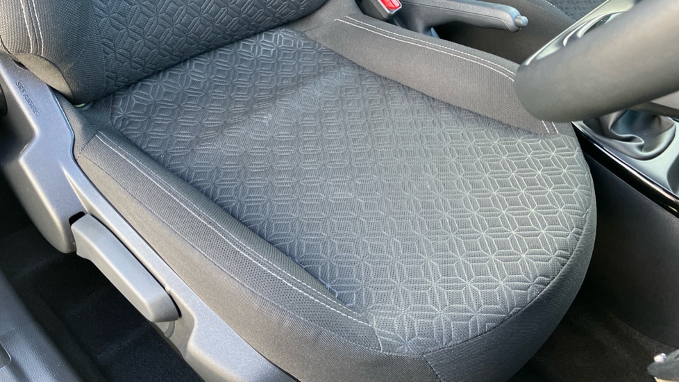 Toyota Aygo X 1.0 VVT-i Edge 5dr Petrol Hatchback - Image 17