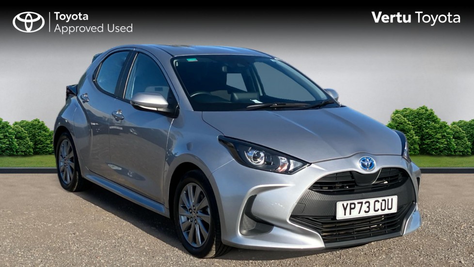 Toyota Yaris 1.5 Hybrid Icon 5dr CVT Hybrid Hatchback - Image 1
