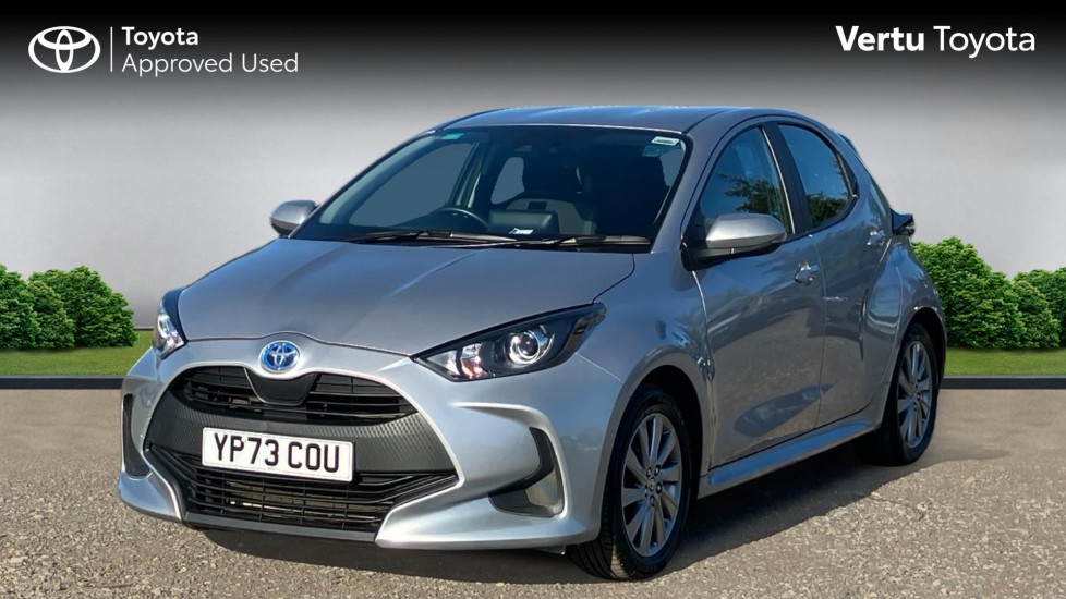 Toyota Yaris 1.5 Hybrid Icon 5dr CVT Hybrid Hatchback - Image 3