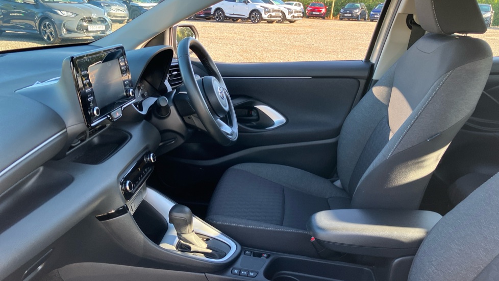 Toyota Yaris 1.5 Hybrid Icon 5dr CVT Hybrid Hatchback - Image 5