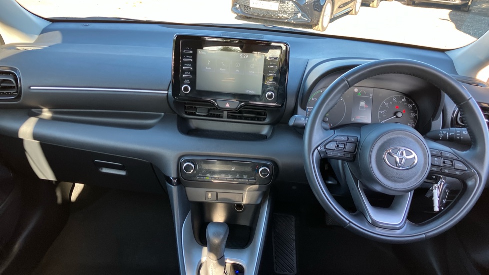 Toyota Yaris 1.5 Hybrid Icon 5dr CVT Hybrid Hatchback - Image 6