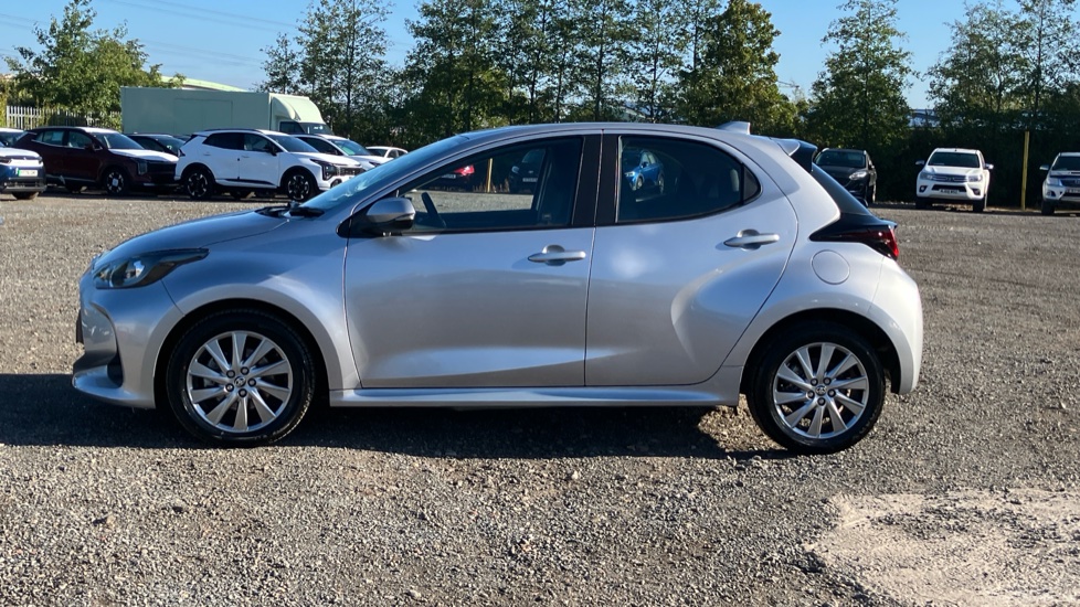 Toyota Yaris 1.5 Hybrid Icon 5dr CVT Hybrid Hatchback - Image 24