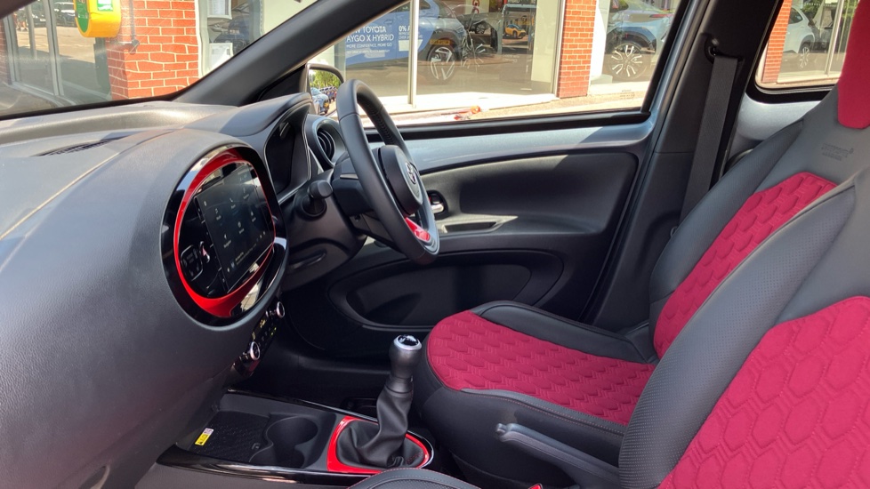 Toyota Aygo X 1.0 VVT-i Undercover 5dr Petrol Hatchback - Image 5