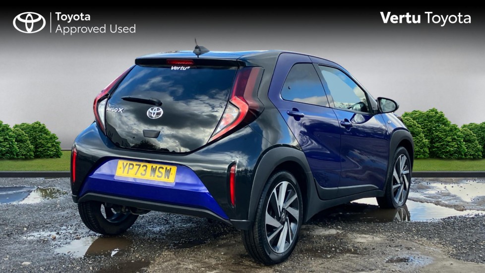Toyota Aygo X 1.0 VVT-i Edge 5dr Auto Petrol Hatchback - Image 2