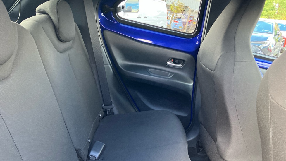 Toyota Aygo X 1.0 VVT-i Edge 5dr Auto Petrol Hatchback - Image 8