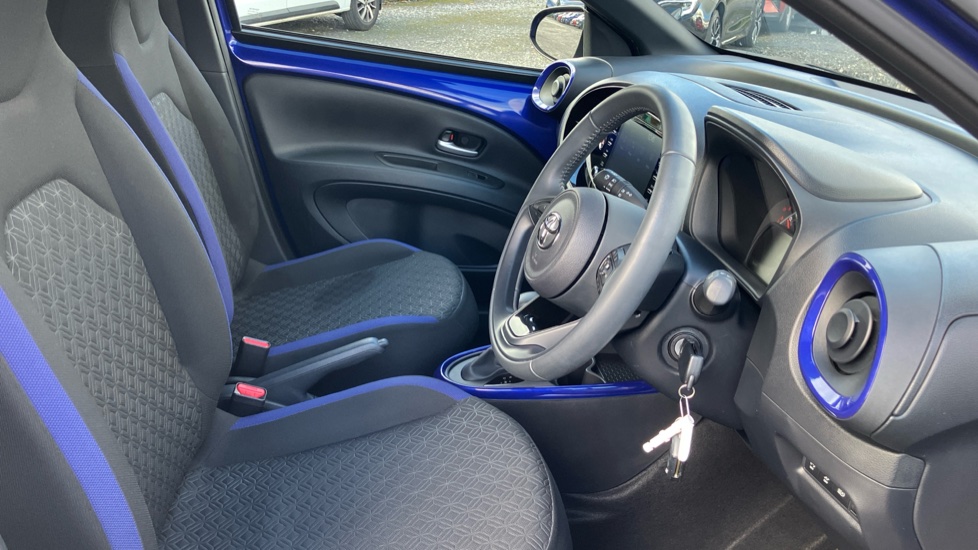 Toyota Aygo X 1.0 VVT-i Edge 5dr Auto Petrol Hatchback - Image 12