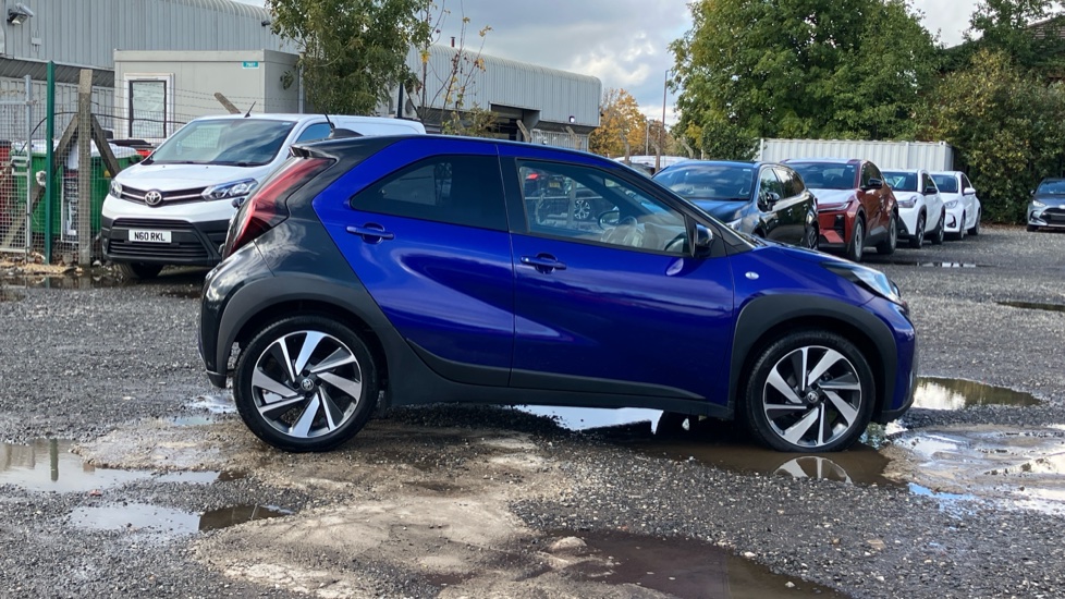 Toyota Aygo X 1.0 VVT-i Edge 5dr Auto Petrol Hatchback - Image 23