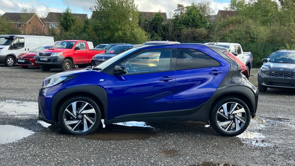 Toyota Aygo X 1.0 VVT-i Edge 5dr Auto Petrol Hatchback - Image 24